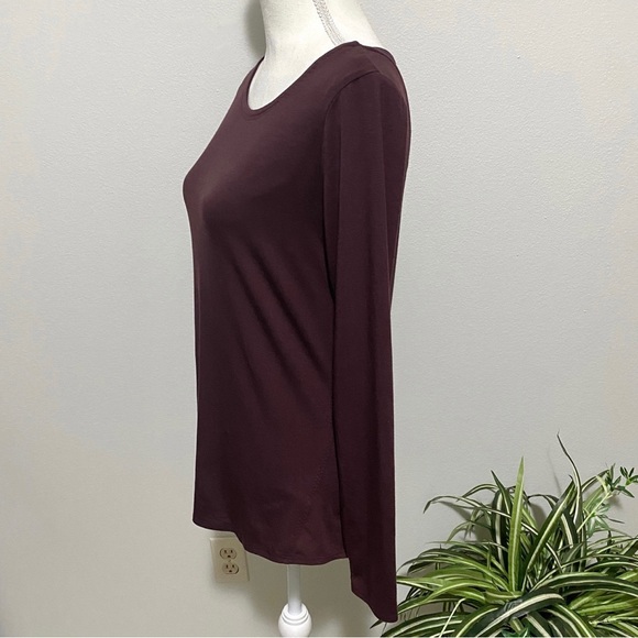 Athleta, Long Sleeve Activewear Open Back Twist Maroon Color EUC XS - Picture 3 of 8